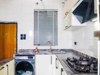 Family Size 4BR with Water Heater - 3