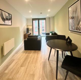 Lovely Central Birmingham 1 Bed Apartment - 6