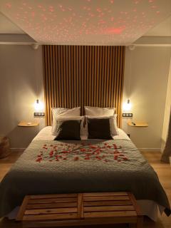 Chambre romantique avec Jacuzzi privée - 6