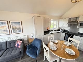 Lake and Tide Lodge - 1