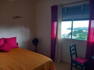 Grande chambre réf n1, vue mer, ventilée 2mns de la plage, du bourg de TRINITE - 5