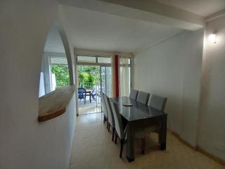 Grande chambre réf n1, vue mer, ventilée 2mns de la plage, du bourg de TRINITE - 3