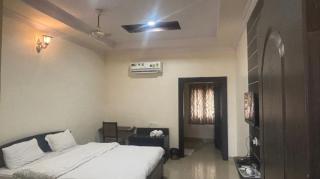 Hotel Sri Krishna Palace - 0