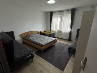 Moderne Zimmer nähe A3 - 3
