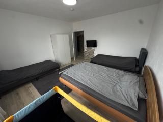 Moderne Zimmer nähe A3 - 6