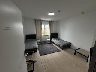 Moderne Zimmer nähe A3 - 8