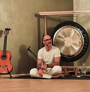 Yoga and sound 1 - 2