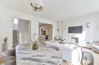 Designer Duplex in the Heart of Little Venice - 0