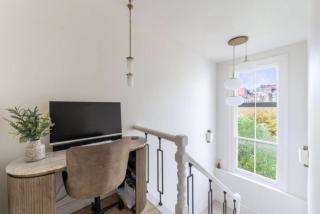 Designer Duplex in the Heart of Little Venice - 5