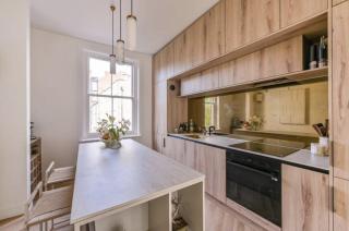 Designer Duplex in the Heart of Little Venice - 6