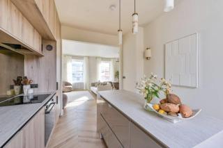 Designer Duplex in the Heart of Little Venice - 7