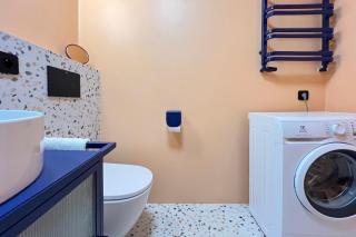 Mid Modern Central Studio - 1