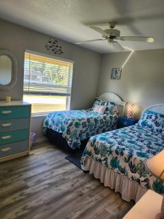 Classic Floridian Oasis w/Pool - 5