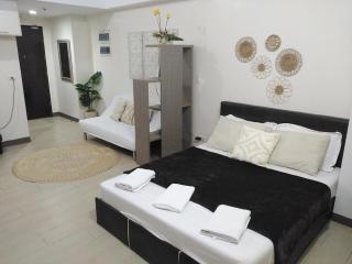 Venice Mall Area Mckinley Hills Taguig - 3