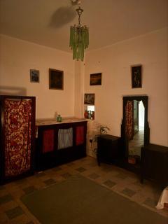 Guest house 2 rooms available Females only - 2