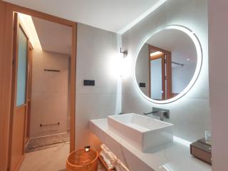 Tuji Lane and Fanghe Homestay (West Street Kaiyuan Temple Branch) - 6