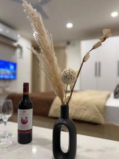 Cozy Studio with Private Terrace & Golf Course View Road - 6