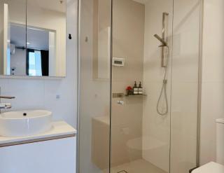 Arnold Box Hill - Modern 2bed Apartment - Box Hill - 1