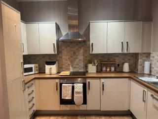 The Contractor Condo - Underground Parking - 2