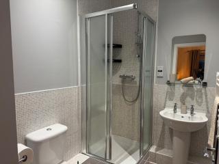 The Contractor Condo - Underground Parking - 1