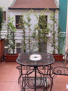 Modern one-bedroom apartment with terrace - Naviglio Martesana - 0