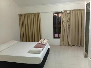 Large 4 Bedroom 7 Bed Villa in Sonaisali Rd, Nadi - 8