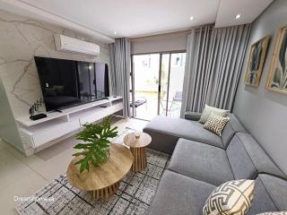 Ultra modern 3 bedroom garden apartment - 7