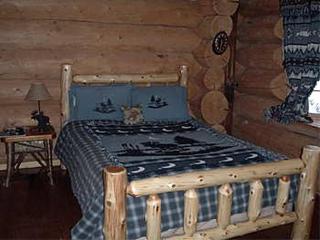Beautiful Log Cabin with Jacuzzi Bathtub in the heart of Adirondack State Park - 7