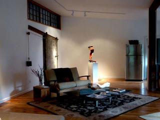 Luxury Open Floor Plan Studio Rental in Nine-Acre Sculpture Garden in the Adirondacks - 7