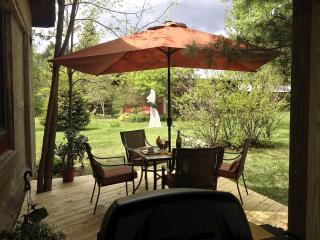 Luxury Open Floor Plan Studio Rental in Nine-Acre Sculpture Garden in the Adirondacks - 6