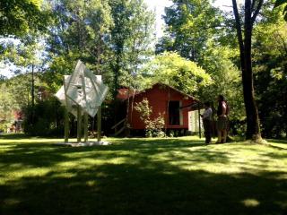 Luxury Open Floor Plan Studio Rental in Nine-Acre Sculpture Garden in the Adirondacks - 4