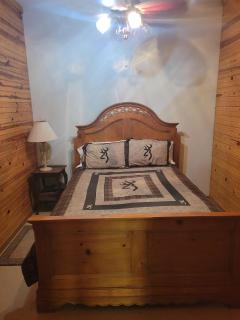 Spacious Cabin Rental for Large Groups near Onondaga Cave State Park in Missouri - 4