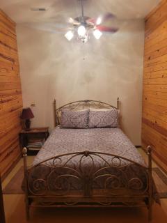 Spacious Cabin Rental for Large Groups near Onondaga Cave State Park in Missouri - 7