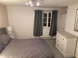 33 lowgate street - 7