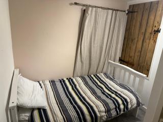 33 lowgate street - 4