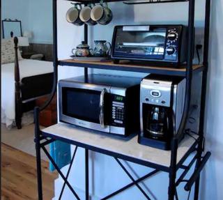 Romantic Cottage Getaway with Stunning Views of the Blue Ridge Mountains in Virginia - 9