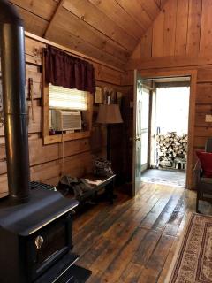 Romantic Log Cabin with Hot Tub near Cherokee National Forest, Tennessee - 2