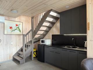 Peaceful lake retreat with sauna & hot tub - 4