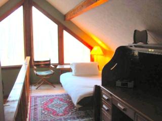 Wooded & Fabulous Brown County Cabin with Hot Tub Near Nashville, IN - 3