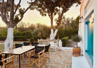 ᑕƳᑕᒪᗩᗪIᑕ ᐯIᒪᒪᗩ Eretria - 5