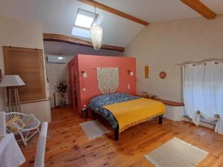 SAINT-JULIA - Studio - 2