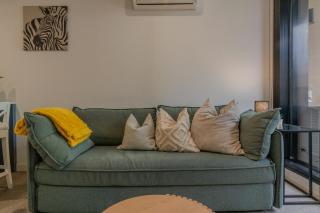 Urban Oasis Retreat 2BR 2Bath - Free Parking - 4