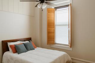 Historic Bank Wi-fi Close To Purdue - 6