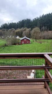 Unique Vacation Cottage in the Cascade Mountains near Oregon State University - 6