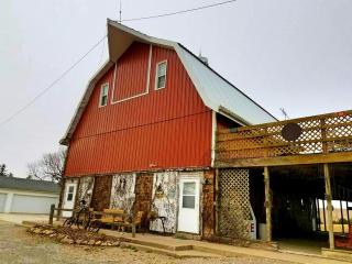 Rustic Barn Rental for a Rural Vacation near Des Moines, Iowa - 6