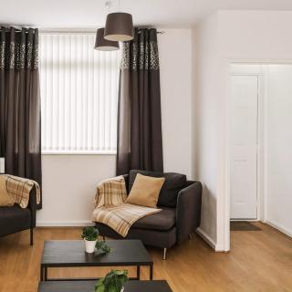 Matchday Mile House - sleeps 8 - 0