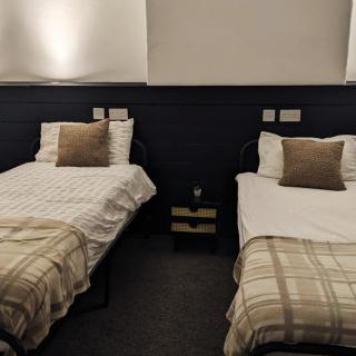 Matchday Mile House - sleeps 8 - 7