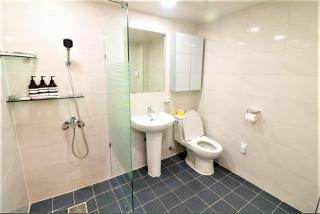 홍대게스트하우스 홍대입구역7번출구 파티가능 단독사용 넓은공간 - 5