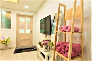 홍대게스트하우스 홍대입구역7번출구 파티가능 단독사용 넓은공간 - 2