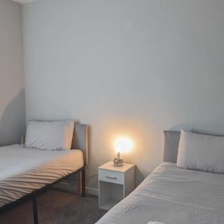 Pitchside House - sleeps 4 - 6